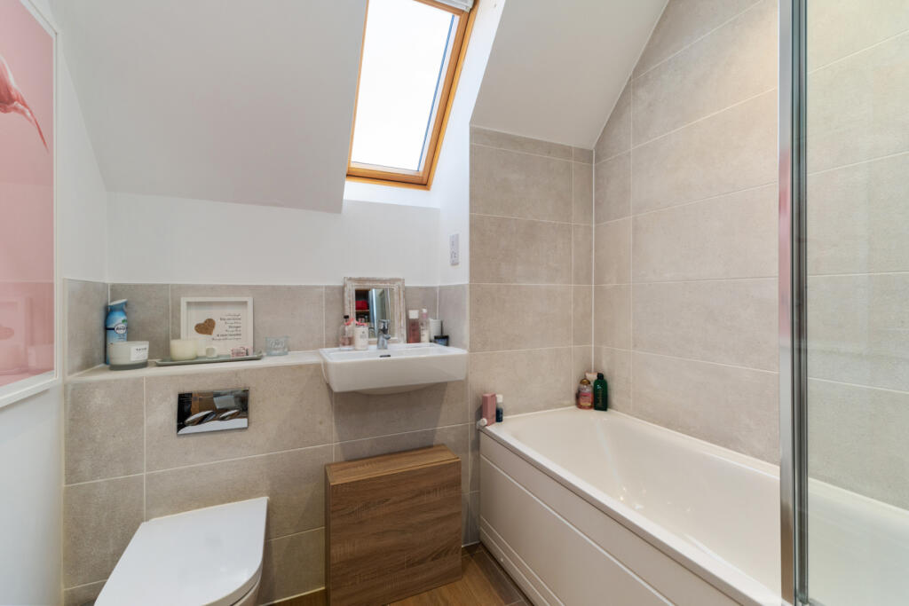 Additional property image - Franklin Drive, Elsenham, Bishop's Stortford, Essex, CM22