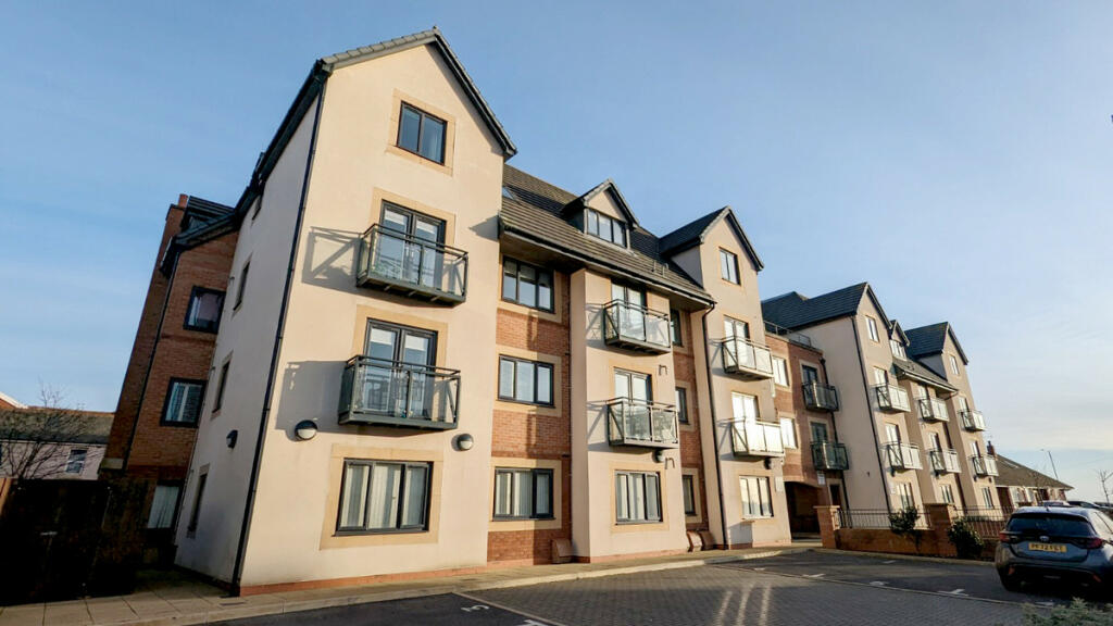 2 bedroom apartment for sale in Fairhaven Road, Lytham St Annes, FY8