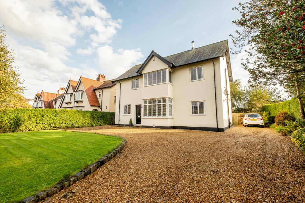 5 bedroom detached house for sale in Ribby Road, Wrea Green, PR4