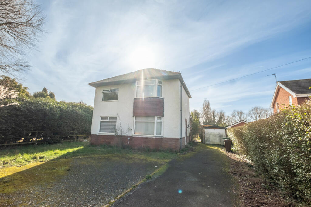 3 bedroom detached house for sale in Division Lane, Blackpool, FY4