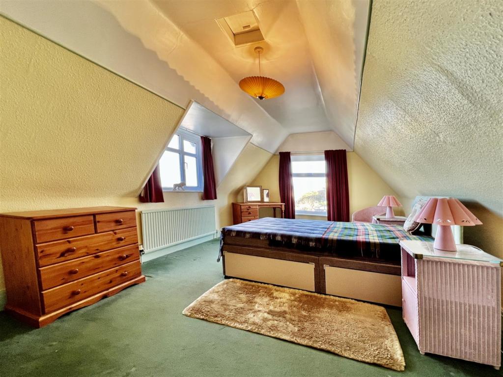 3 bedroom detached house for sale in Mount Road, Brixham, TQ5