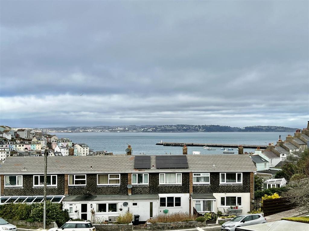 3 bedroom detached house for sale in Mount Road, Brixham, TQ5