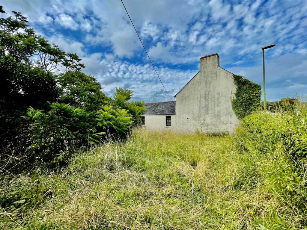 2 bedroom semidetached house for sale in Churston Road, Churston