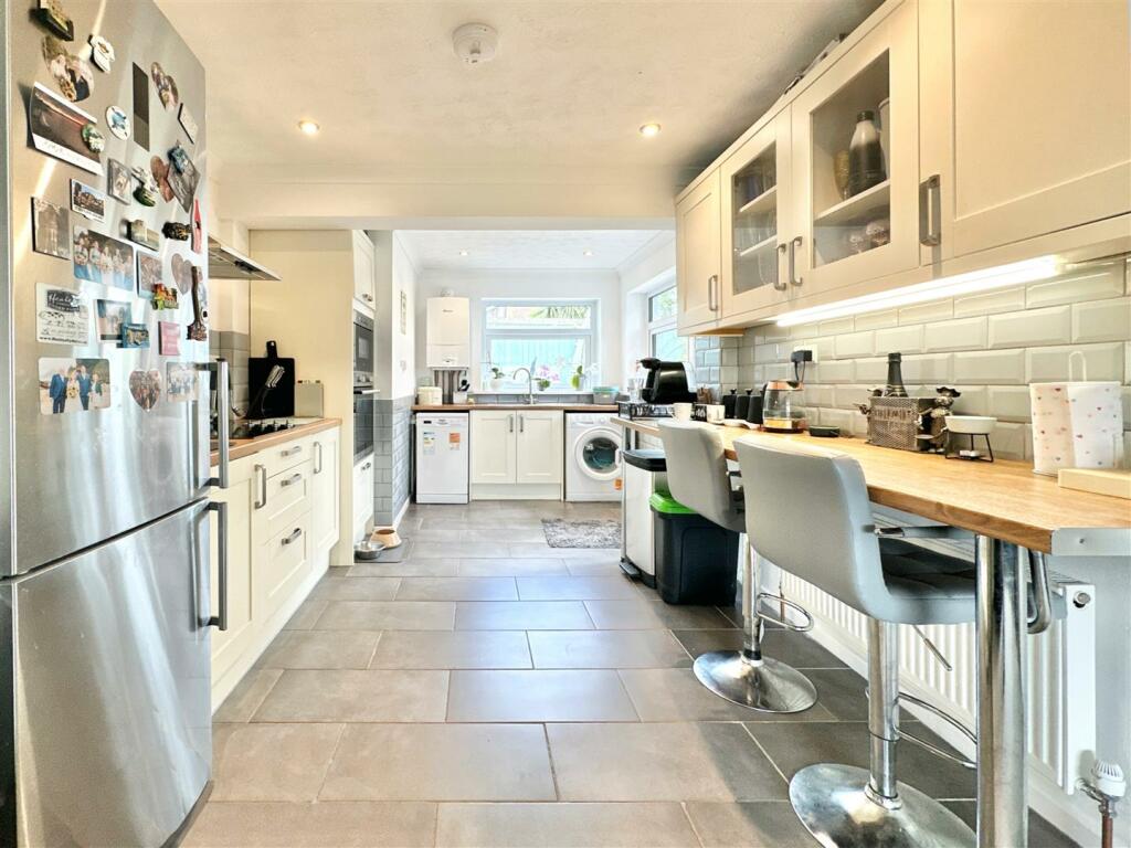 2 bedroom terraced bungalow for sale in Peaseditch, St Marys, Brixham, TQ5