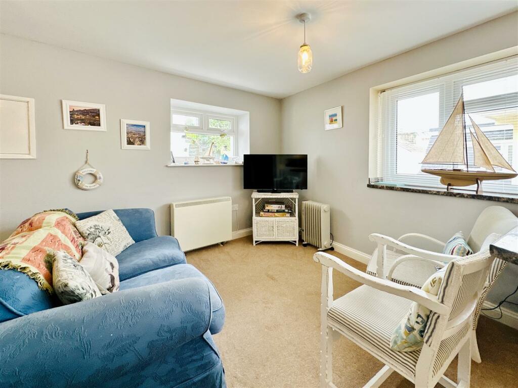 2 bedroom flat for sale in St. Peters Hill, Brixham, TQ5