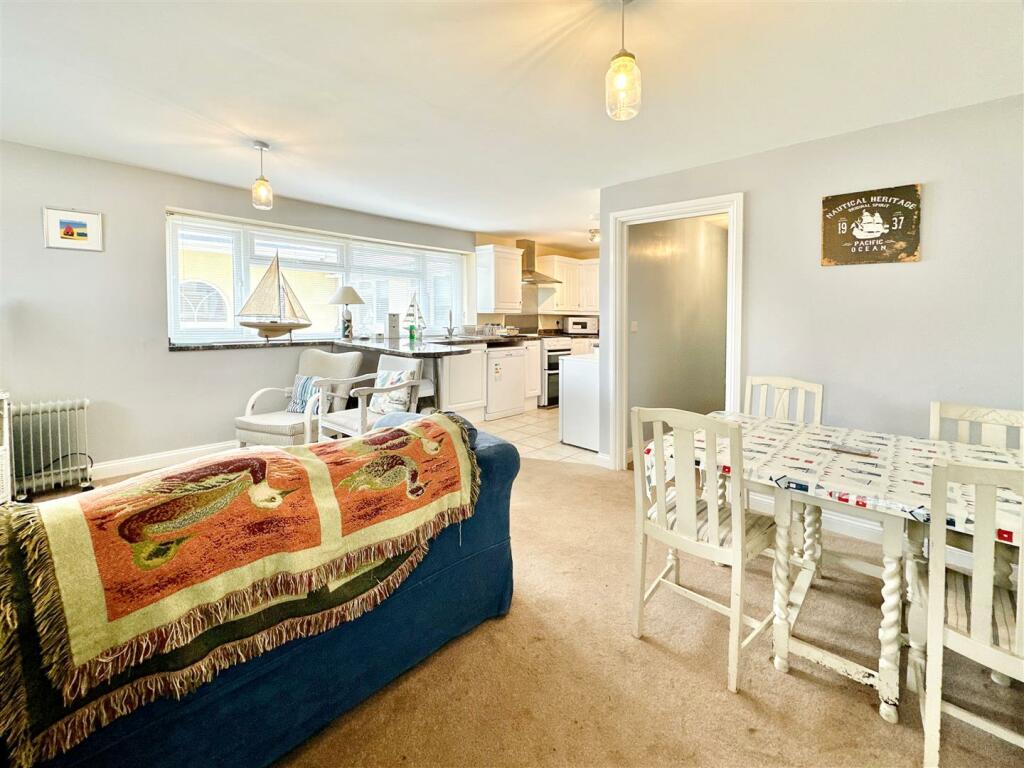 2 bedroom flat for sale in St. Peters Hill, Brixham, TQ5