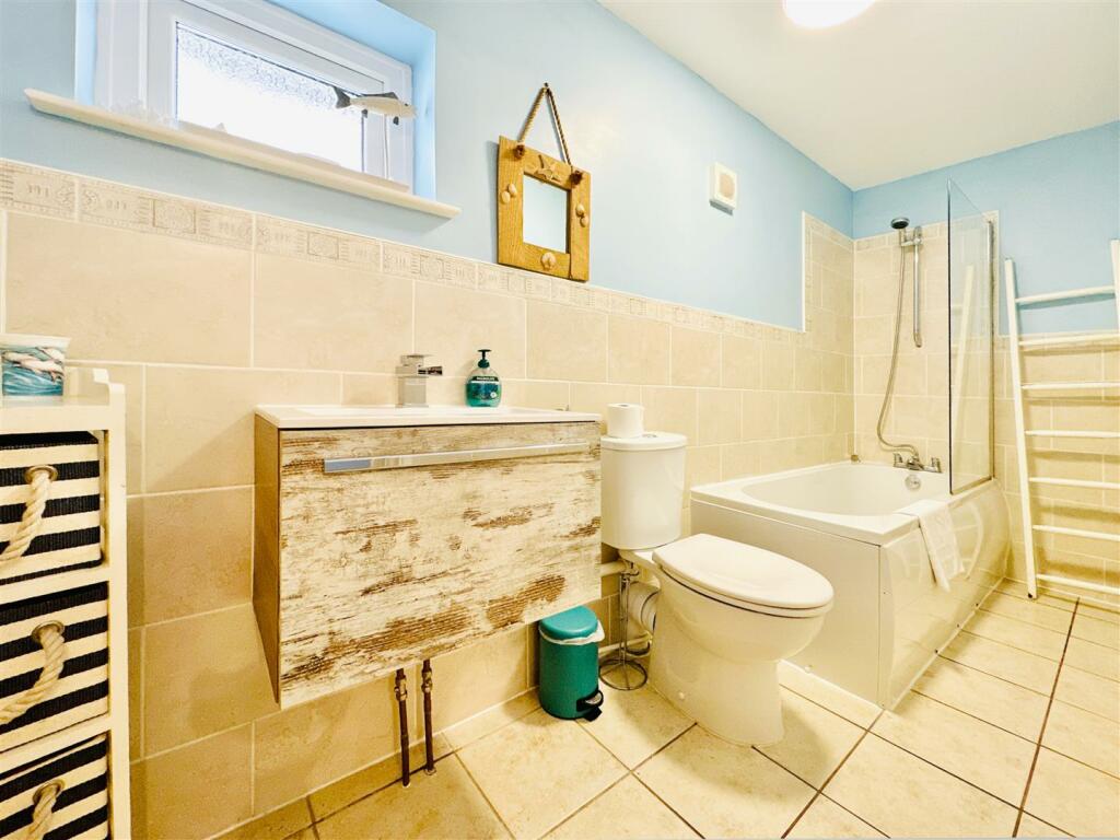 2 bedroom flat for sale in St. Peters Hill, Brixham, TQ5