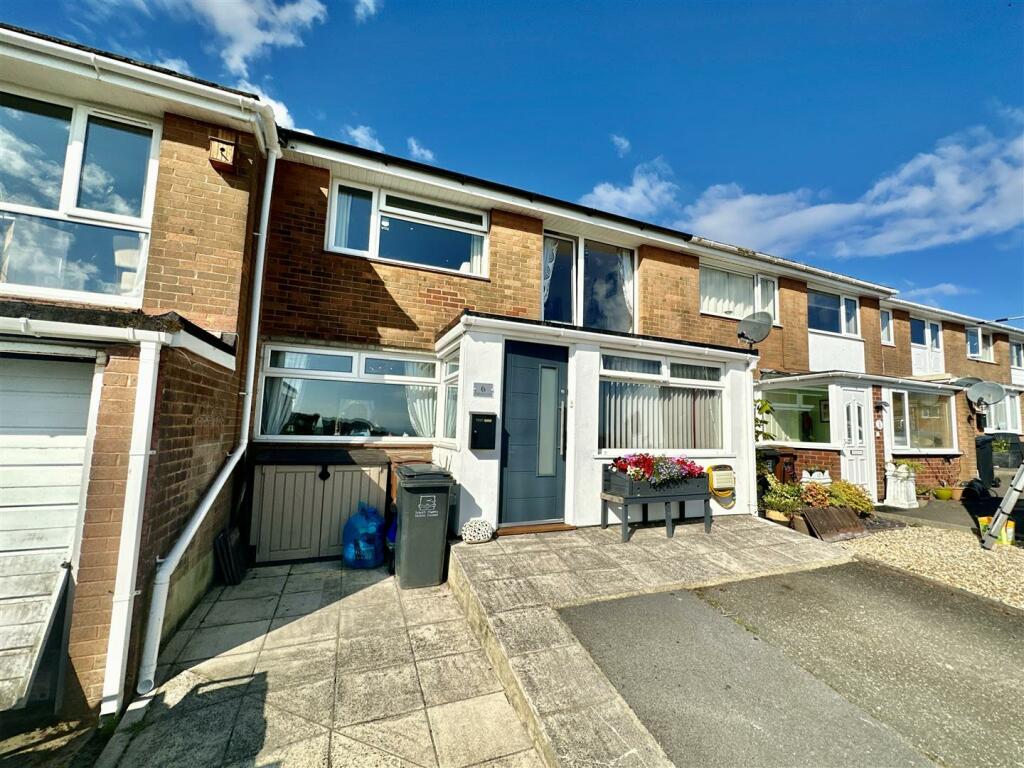 4 bedroom terraced house for sale in Close, Brixham, TQ5