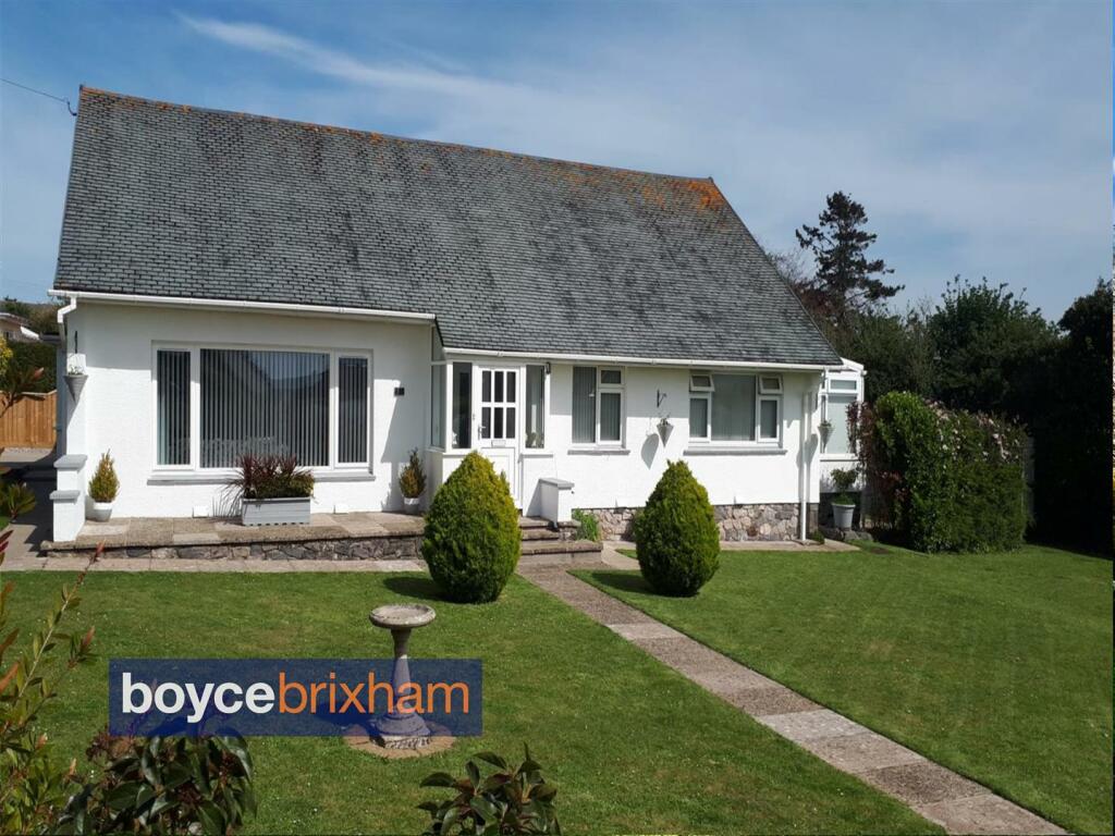 3 bedroom detached bungalow for sale in Manor Bend, Galmpton, Brixham, TQ5