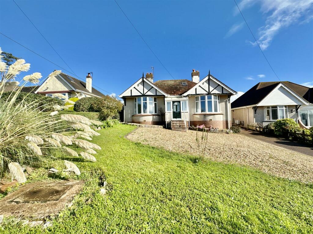 3 bedroom detached bungalow for sale in Brixham Road, Paignton, TQ4