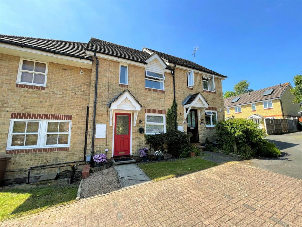2 bedroom terraced house for sale in Badger Close, Guildford, GU2