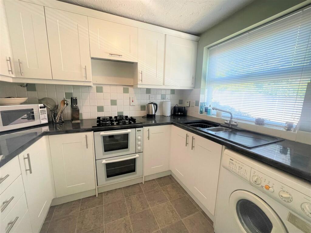 2 bedroom terraced house for sale in Badger Close, Guildford, GU2