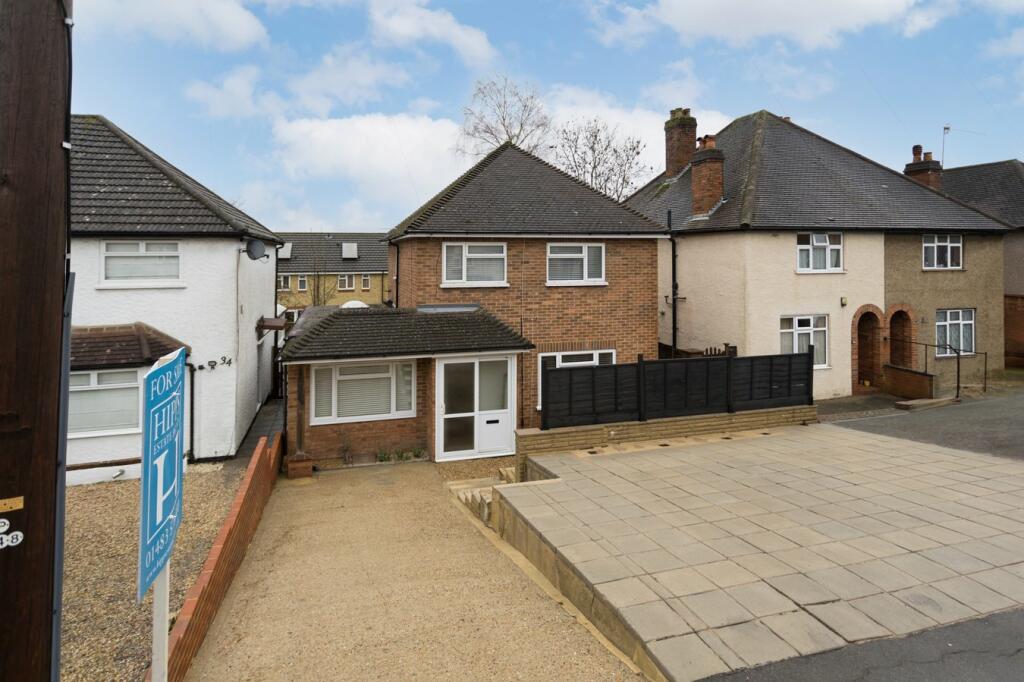 3 bedroom detached house for sale in Grange Road, Guildford, GU2