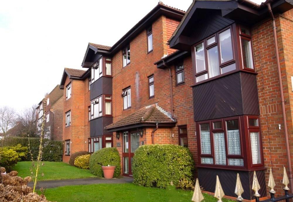 1 bedroom flat for sale in Francis Court, Worplesdon Road, GUILDFORD, GU2