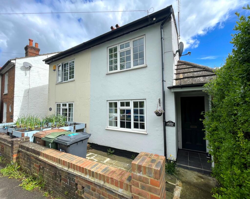 2 bedroom semidetached house for sale in Worplesdon Road, Guildford, GU3