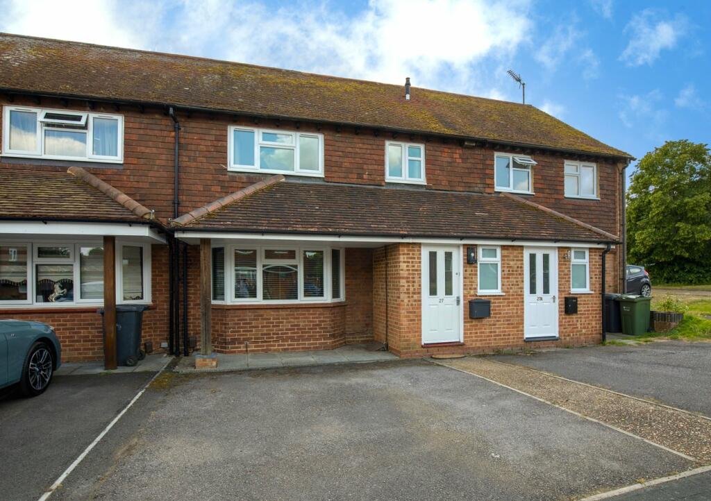 3 bedroom terraced house for sale in Lime Grove, Guildford, GU1