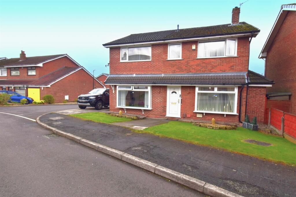 5 bedroom detached house for sale in Fellbridge Close, Westhoughton