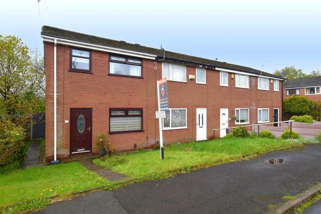 3 bedroom end of terrace house for sale in Lower Southfield