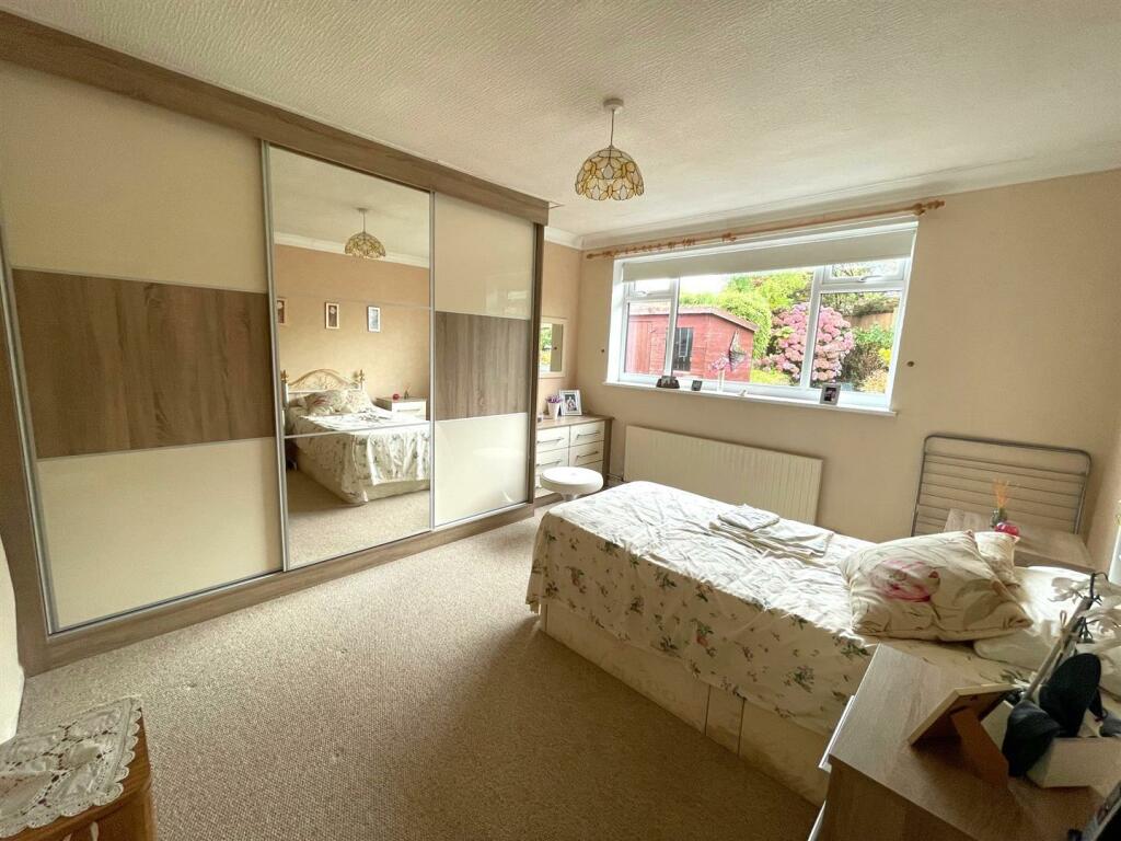 Additional property image - Beehive Green, Westhoughton, BL5 3HS