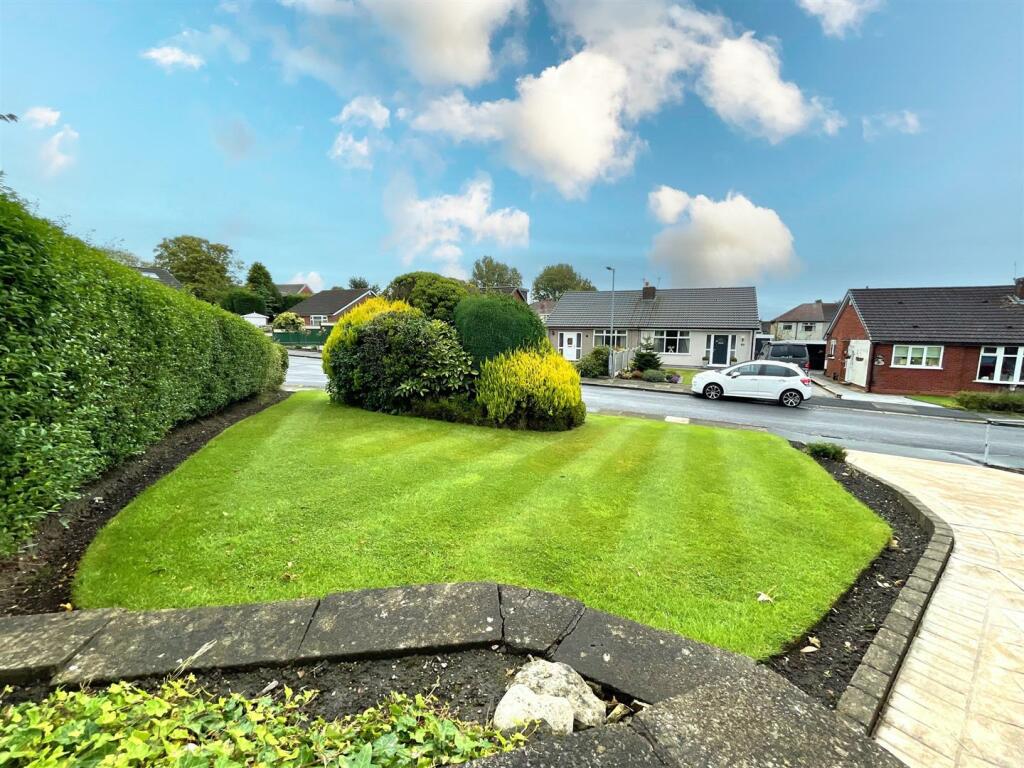 Additional property image - Beehive Green, Westhoughton, BL5 3HS