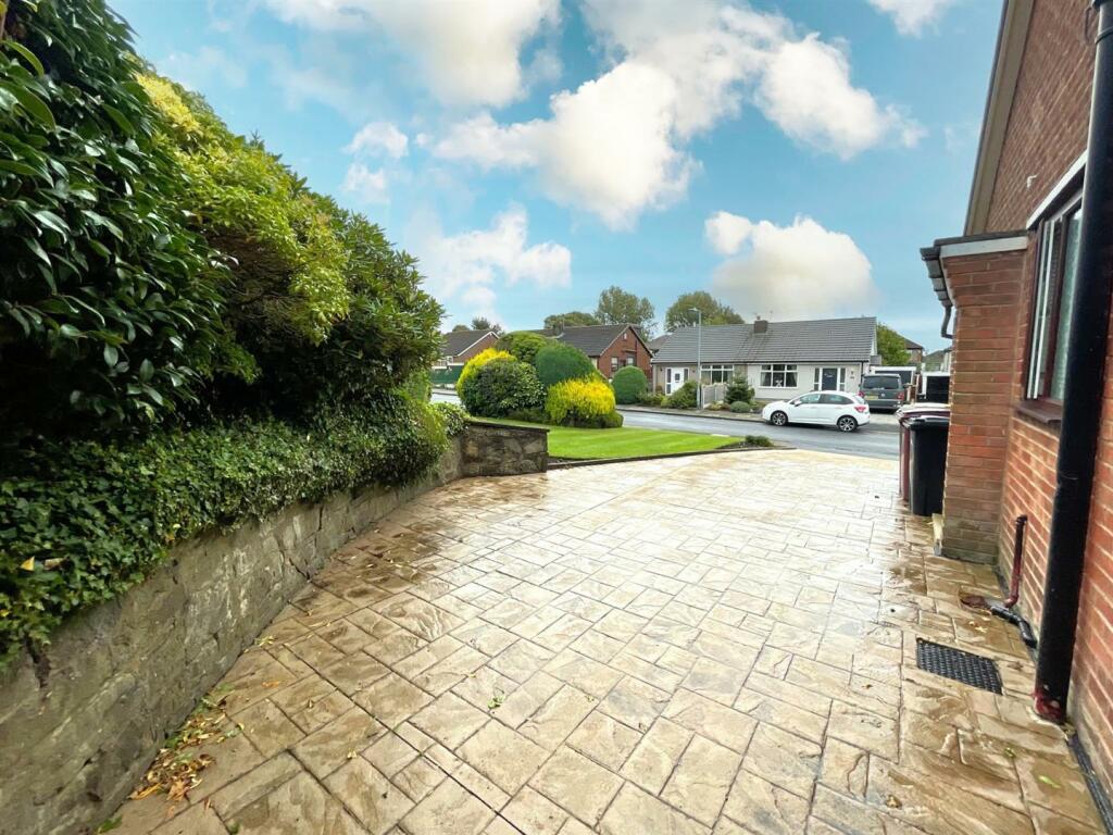 Additional property image - Beehive Green, Westhoughton, BL5 3HS
