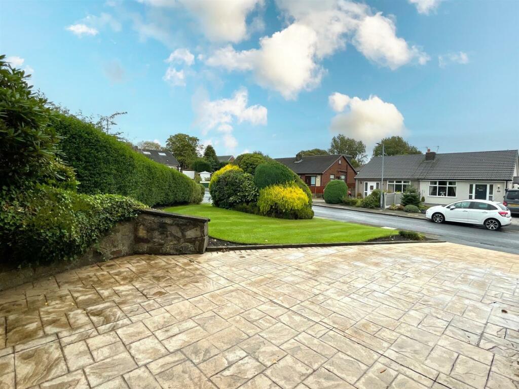 Additional property image - Beehive Green, Westhoughton, BL5 3HS