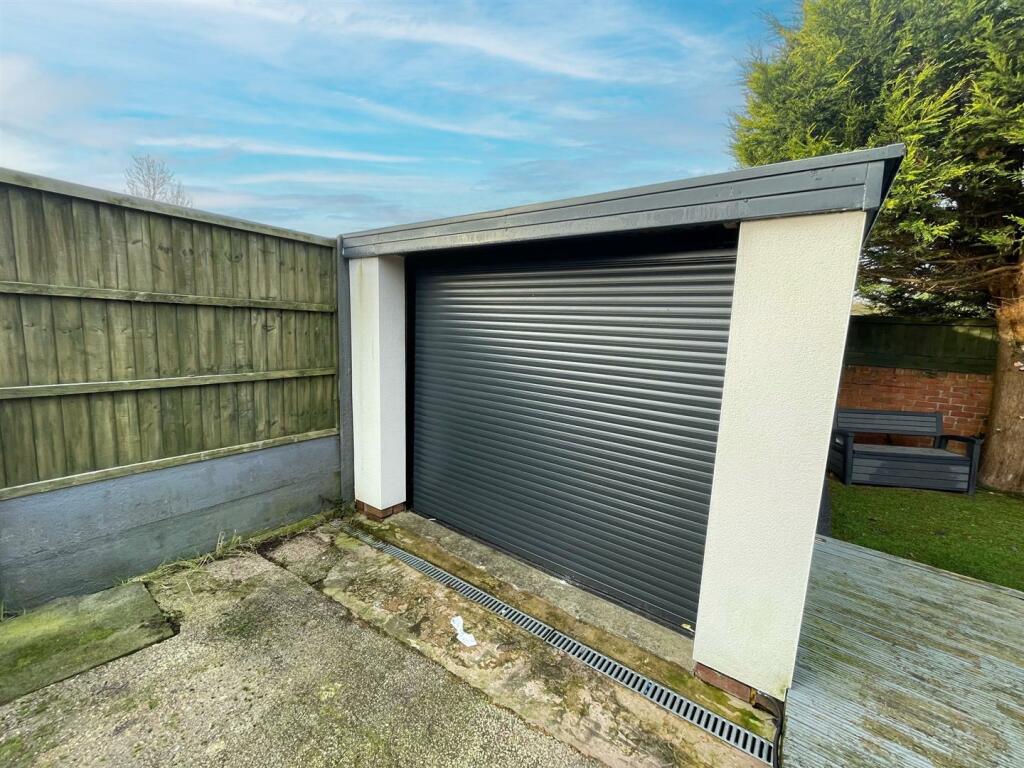 Additional property image - Rayden Crescent, Westhoughton, Bolton