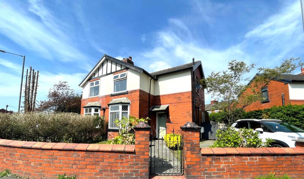Main image of property: The Avenue, Westhoughton, Bolton