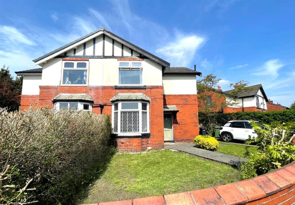 Main image of property: The Avenue, Westhoughton, Bolton