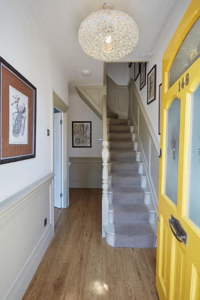 3 bedroom terraced house for sale in Selwyn Avenue, Highams Park, E4