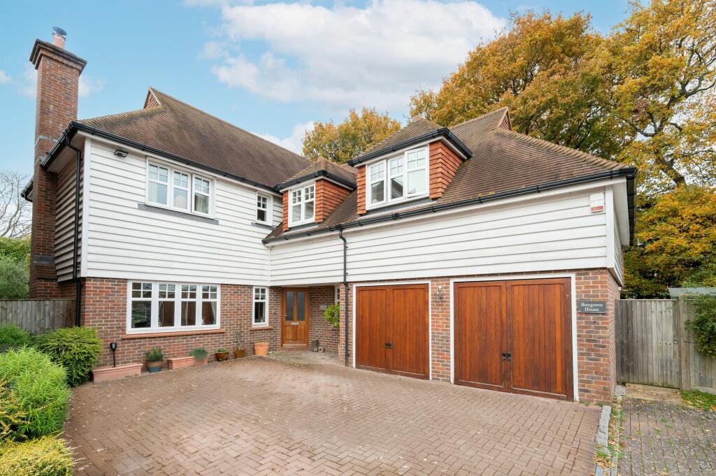 5 bedroom detached house for sale in Boxgrove House, Farthings Walk