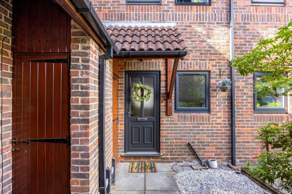 Main image of property: Kingsmead Place, Broadbridge Heath, RH12