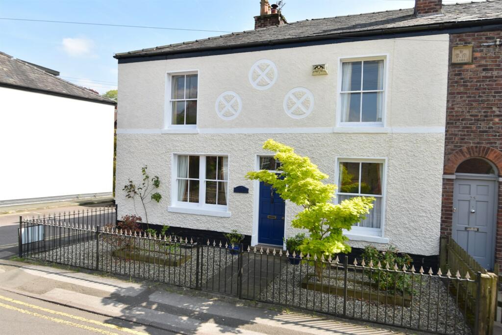 3 bedroom end of terrace house for sale in Chorley Hall Lane, Alderley