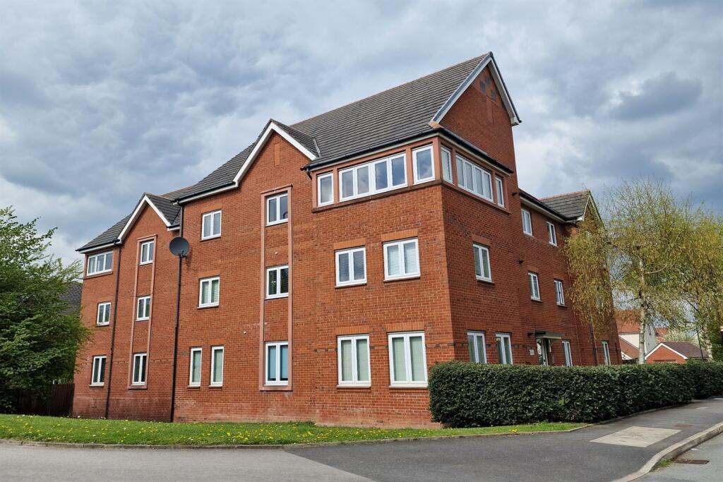 2 bedroom apartment for sale in Rosefinch Road, West Timperley