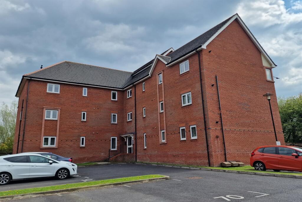 2 bedroom apartment for sale in Rosefinch Road, West Timperley