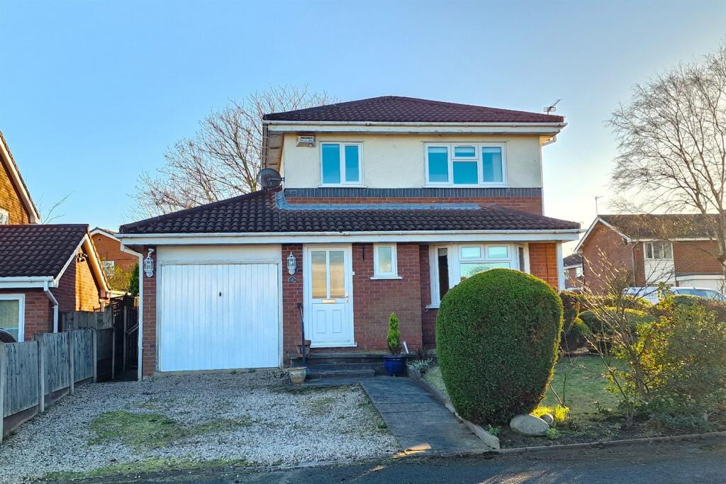 3 bedroom detached house for sale in Alder Drive, Timperley, Altrincham