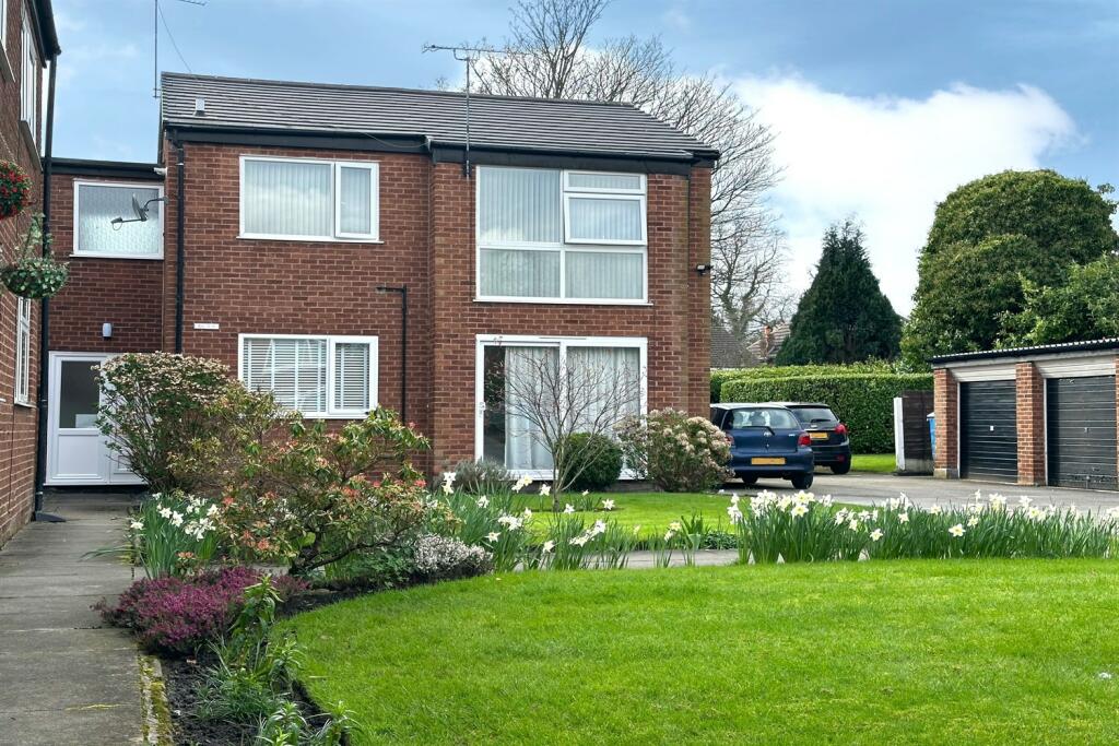 1 bedroom apartment for sale in Wellington Road, Timperley, Altrincham