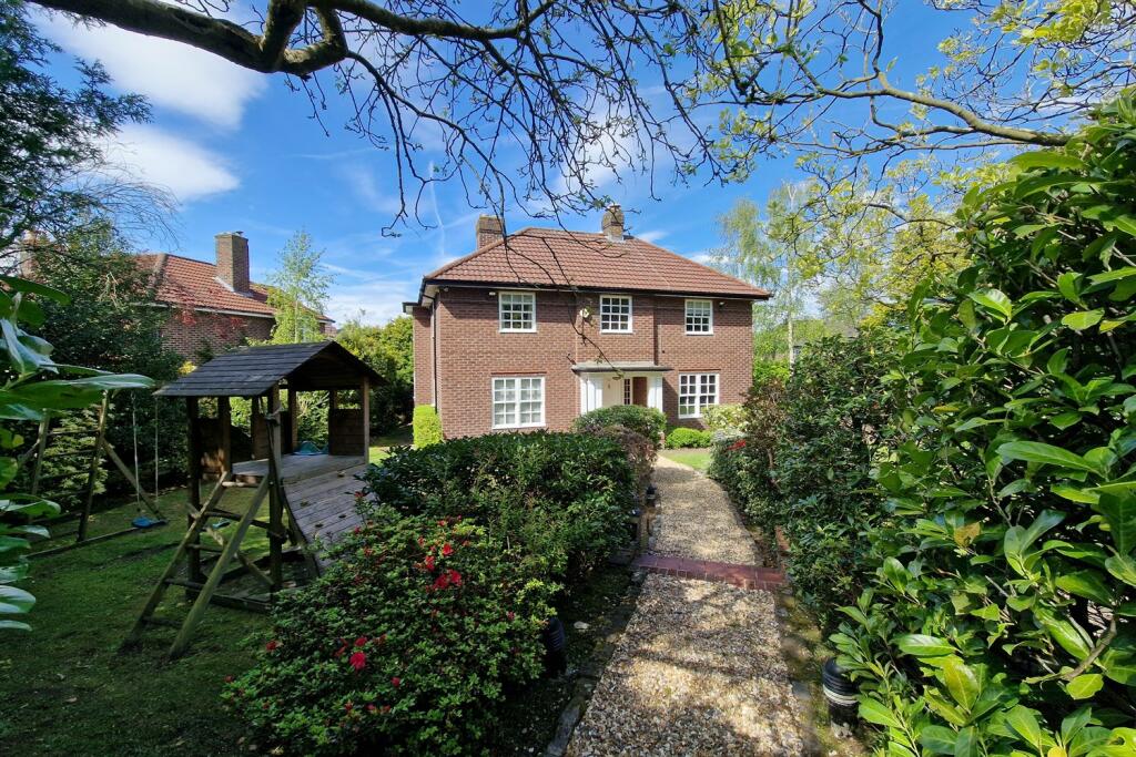 4 bedroom detached house for sale in Wainwright Road, Altrincham, WA14