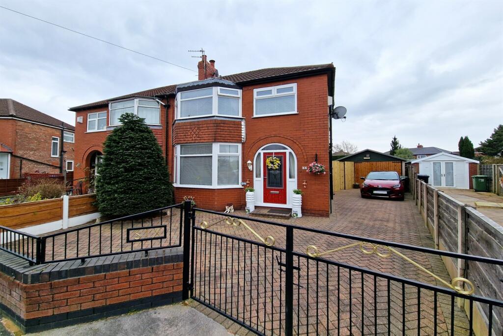 3 bedroom semidetached house for sale in Hodgson Drive, Timperley