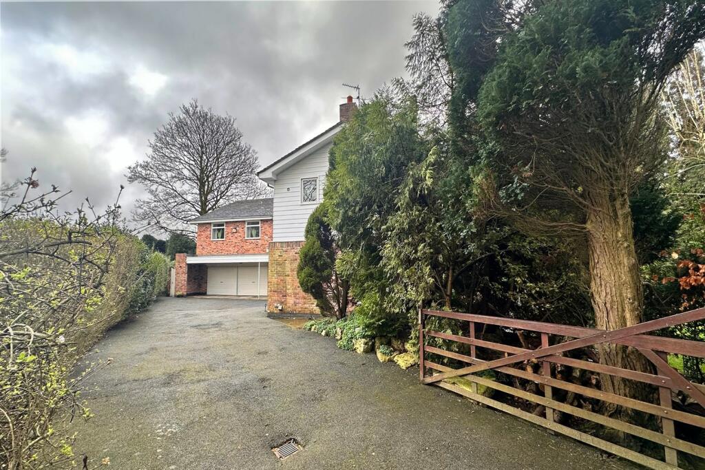 6 bedroom detached house for sale in Grove Lane, Cheadle Hulme, Cheadle