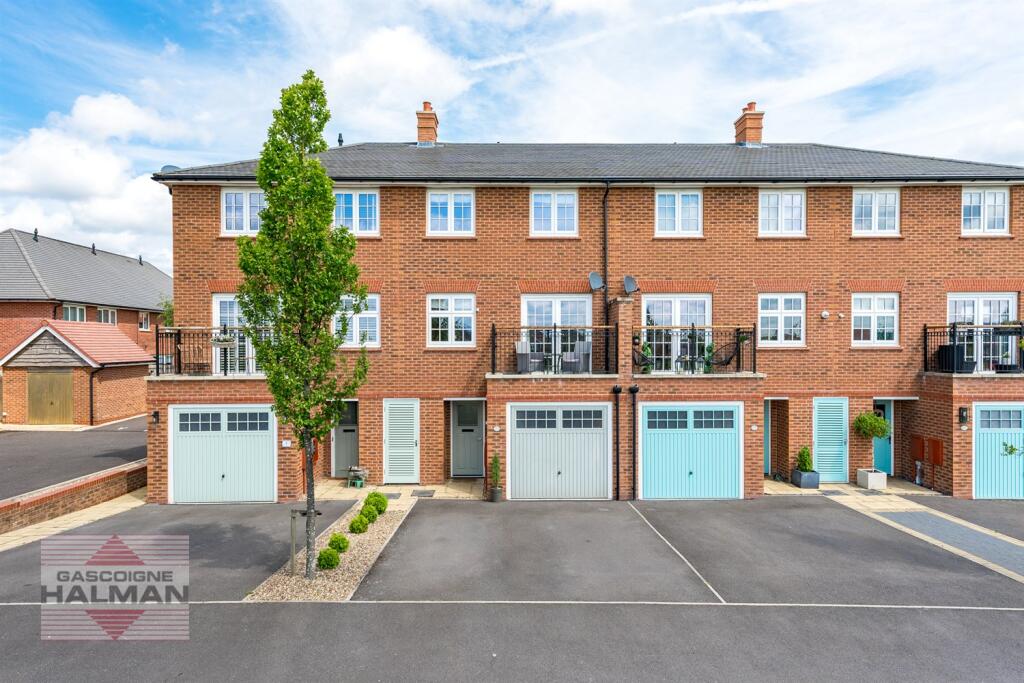 Main image of property: Hangar Crescent, Woodford
