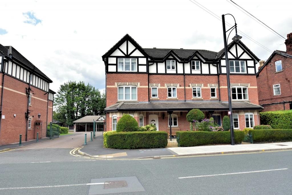 2 bedroom apartment for sale in Tudor Court, Bramhall, SK7