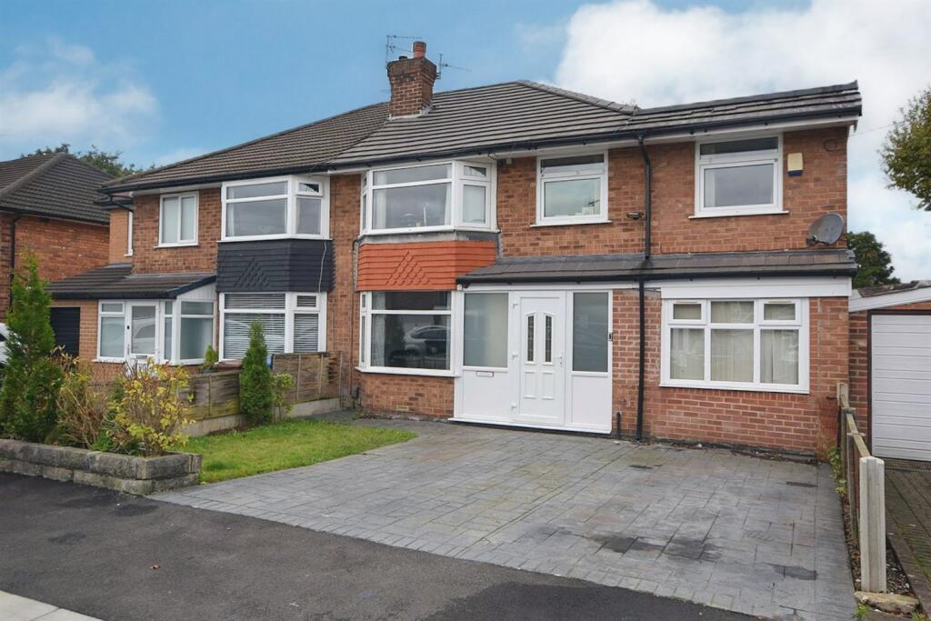 5 bedroom semidetached house for sale in St. Austell Drive, Heald