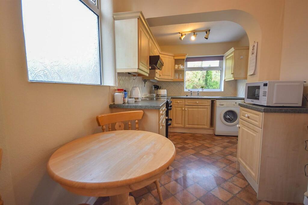 3 bedroom semidetached house for sale in Belmont Road, Gatley, Cheadle