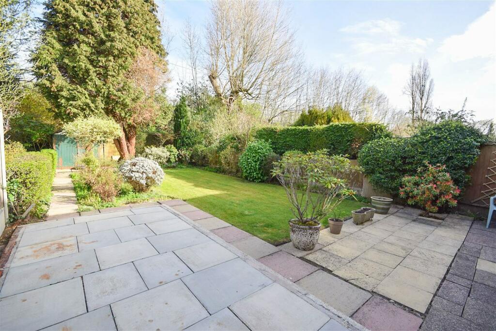 3 bedroom semidetached house for sale in Belmont Road, Gatley, Cheadle