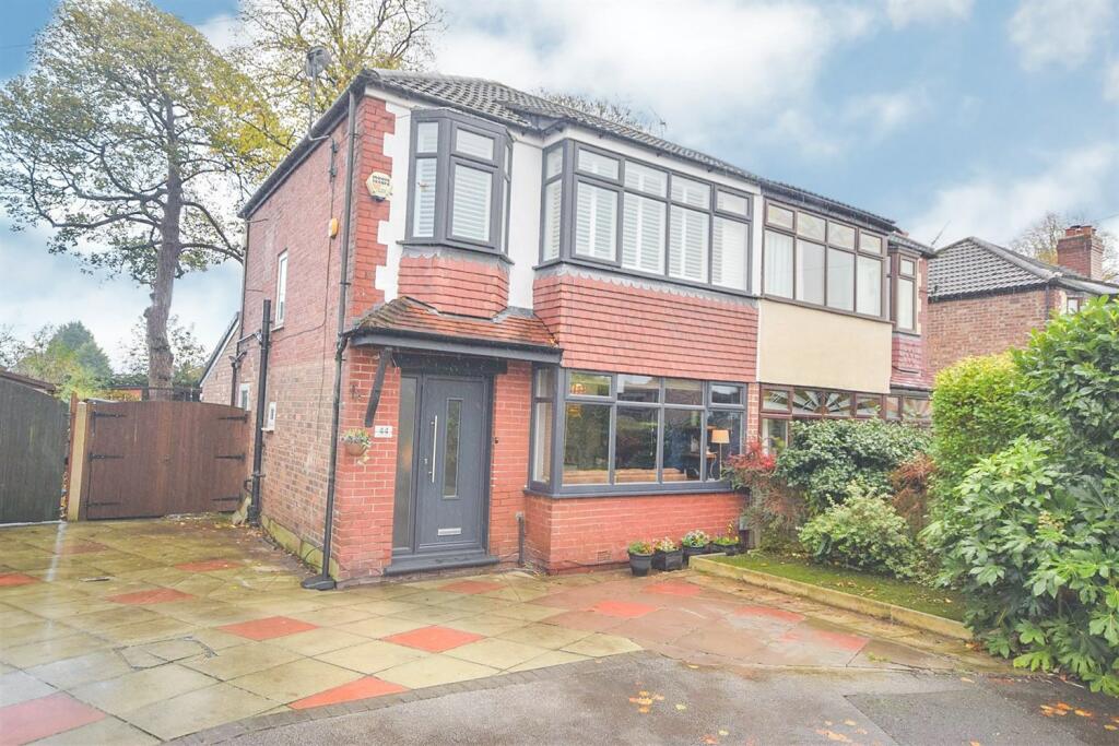 3 bedroom semidetached house for sale in Dorrington Road, Cheadle