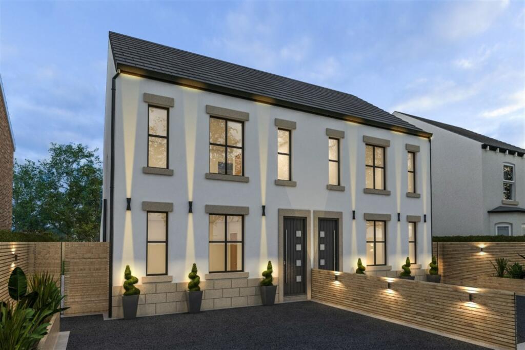 5 bedroom semidetached house for sale in Lindow Villa, The Villa's