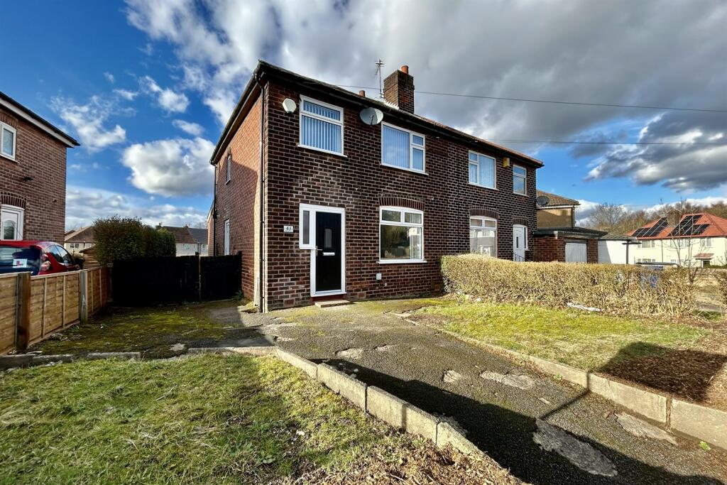 3 bedroom semidetached house for sale in Dorset Avenue, Cheadle Hulme
