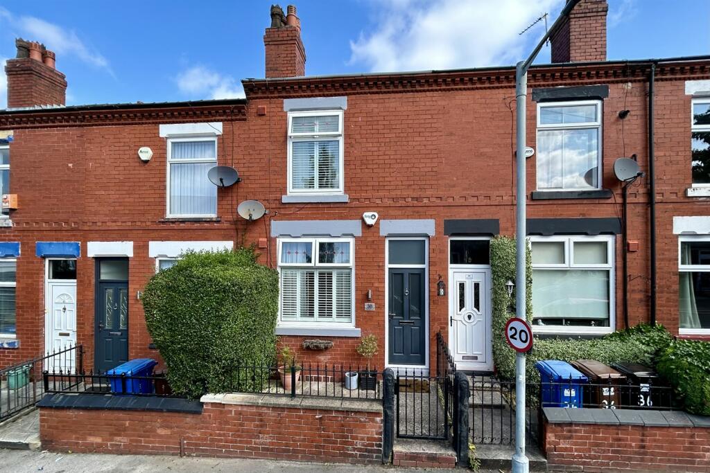 2 bedroom terraced house for sale in Kilburn Road, Edgeley, Stockport, SK3
