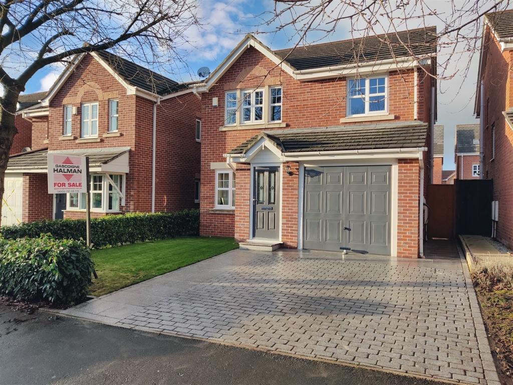 4 bedroom detached house for sale in Avondale Road, Edgeley, SK3